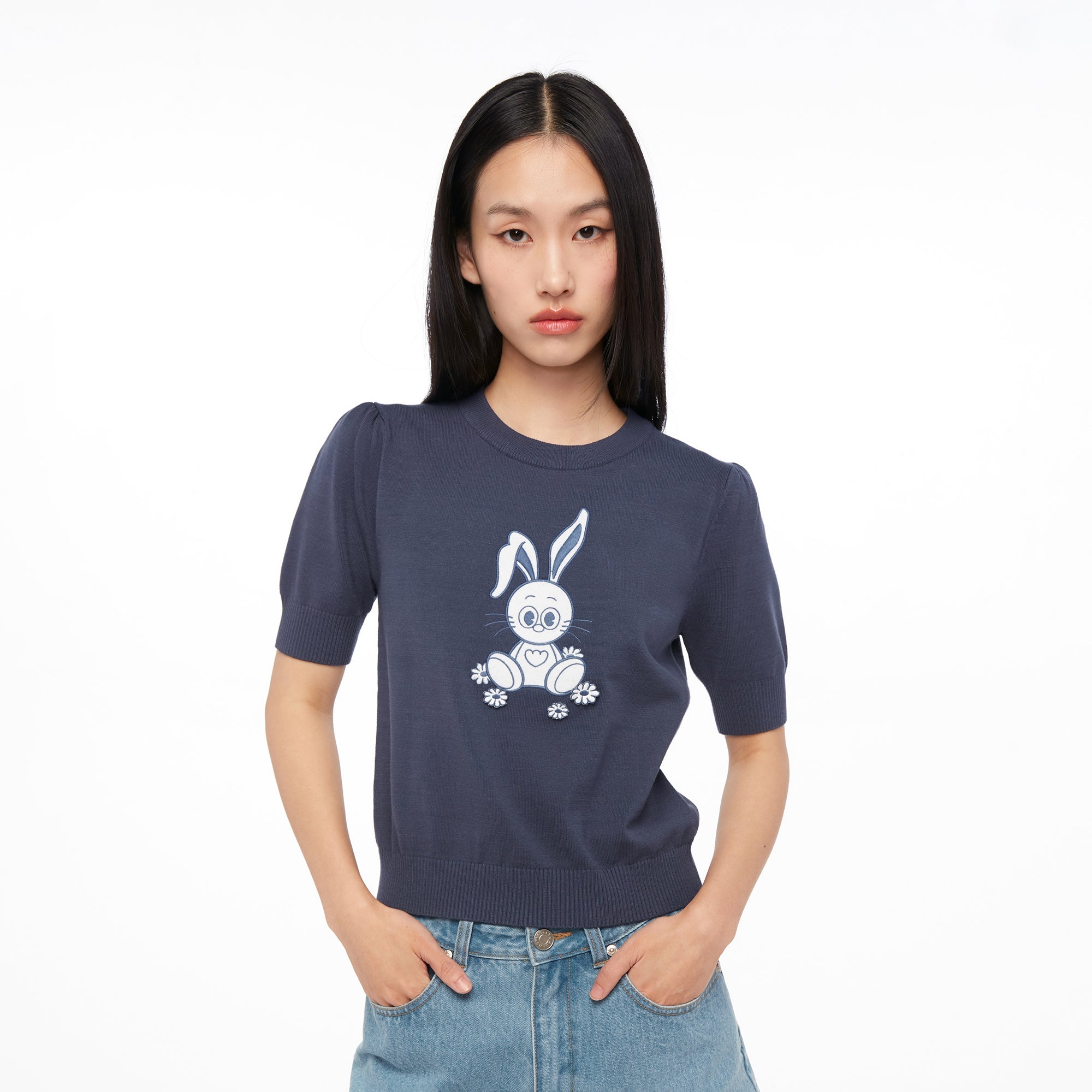 เสื้อยืดแขนสั้นผ้านิตปักลาย Jerme Navy