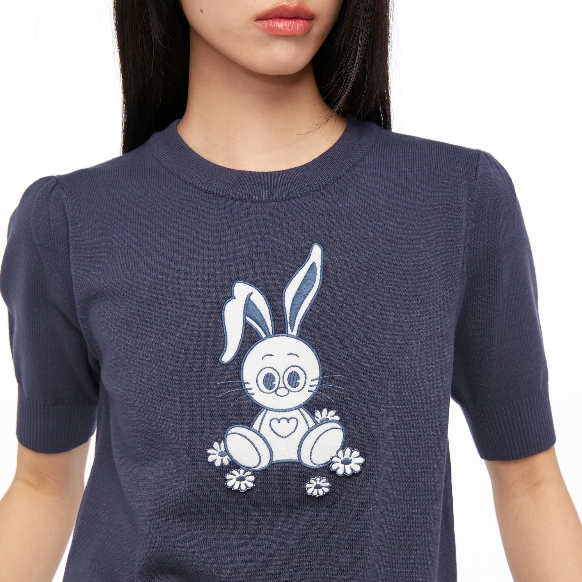 เสื้อยืดแขนสั้นผ้านิตปักลาย Jerme Navy