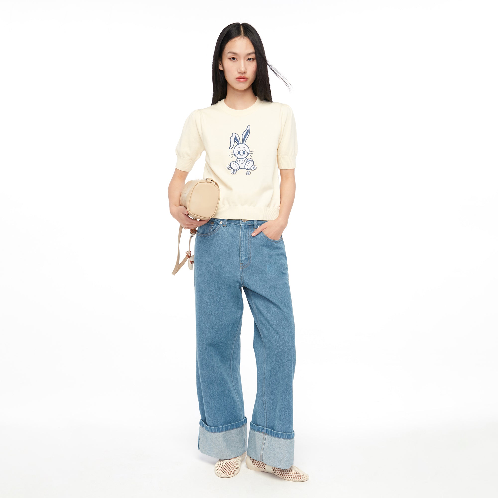 เสื้อยืดแขนสั้นผ้านิตปักลาย Jerme Cream