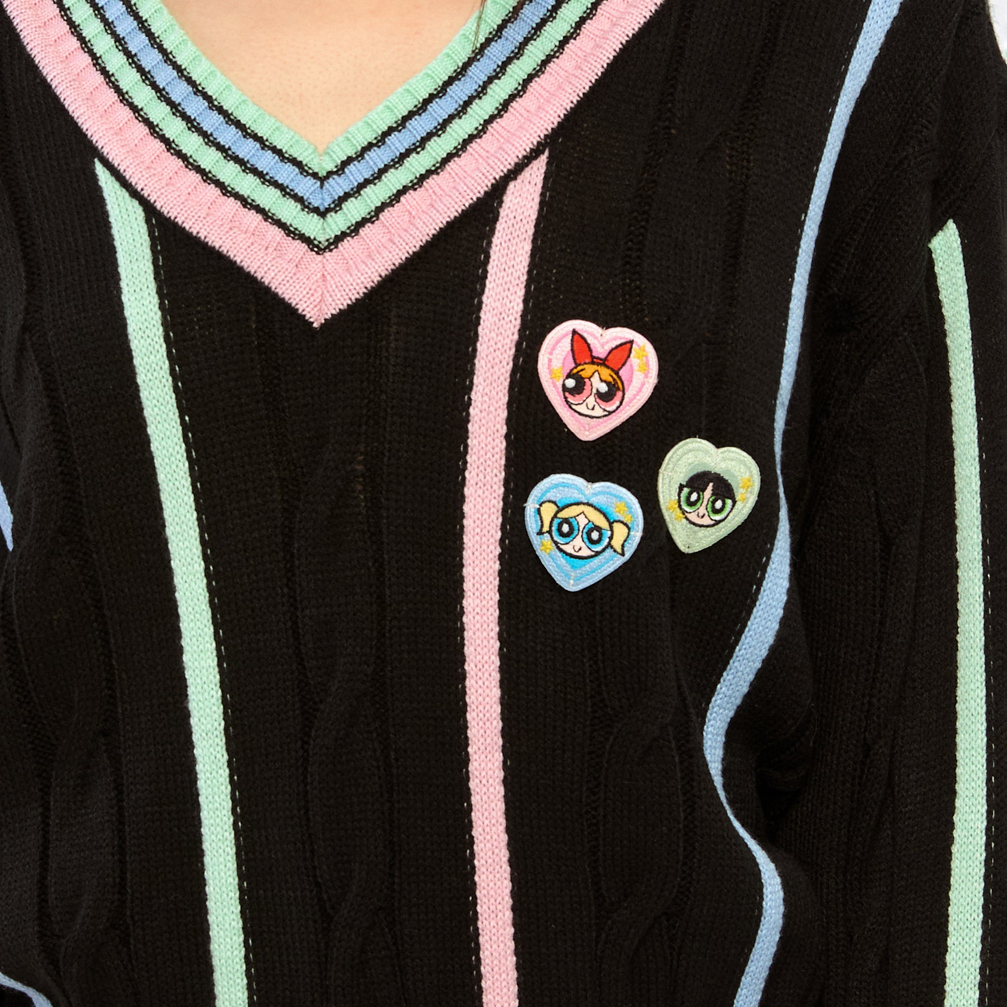 เสื้อพูลโอเวอร์นิตปักลาย Powerpuff Girl Black