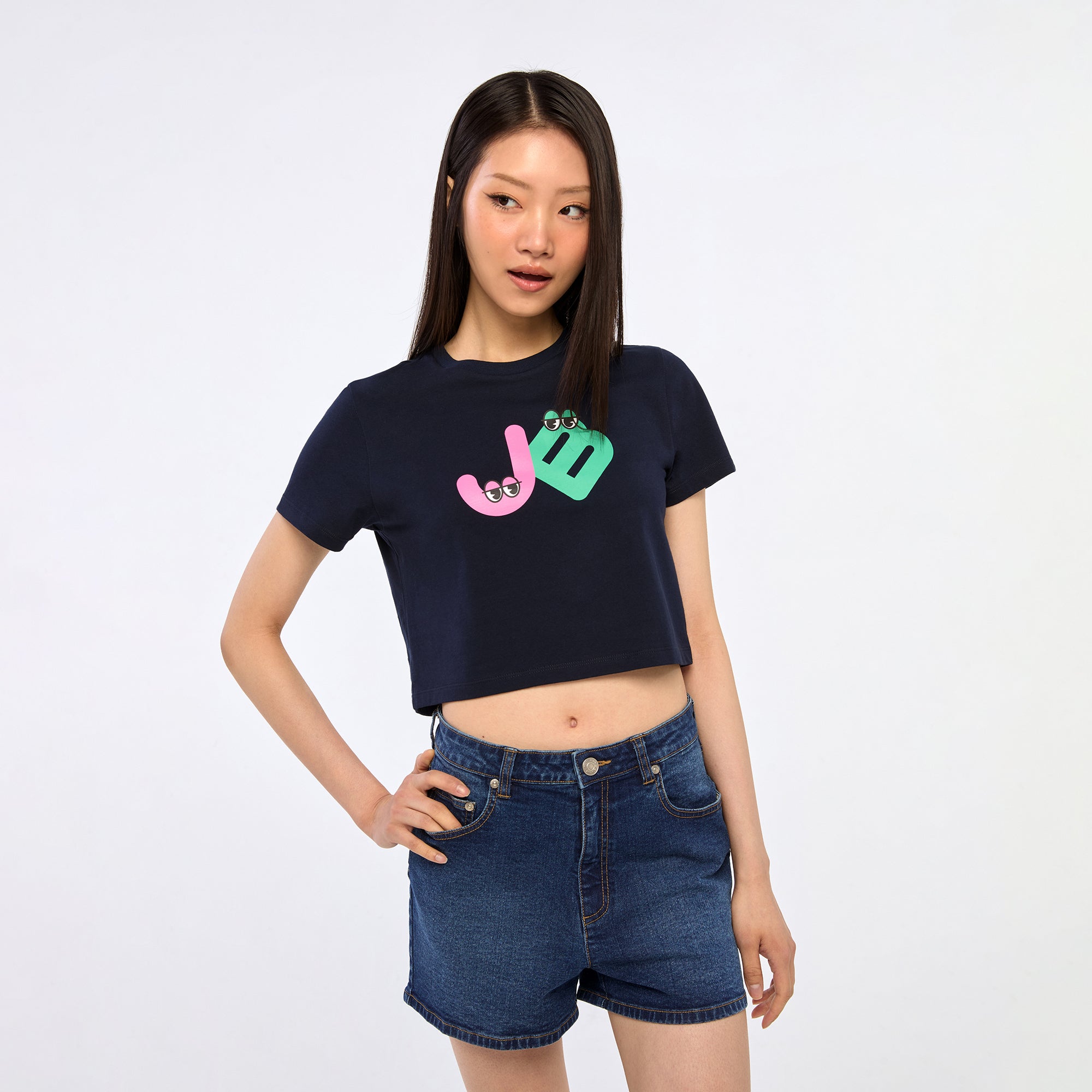 เสื้อยืดทรวงครอปแขนสั้นพิมพ์โลโก้ Navy