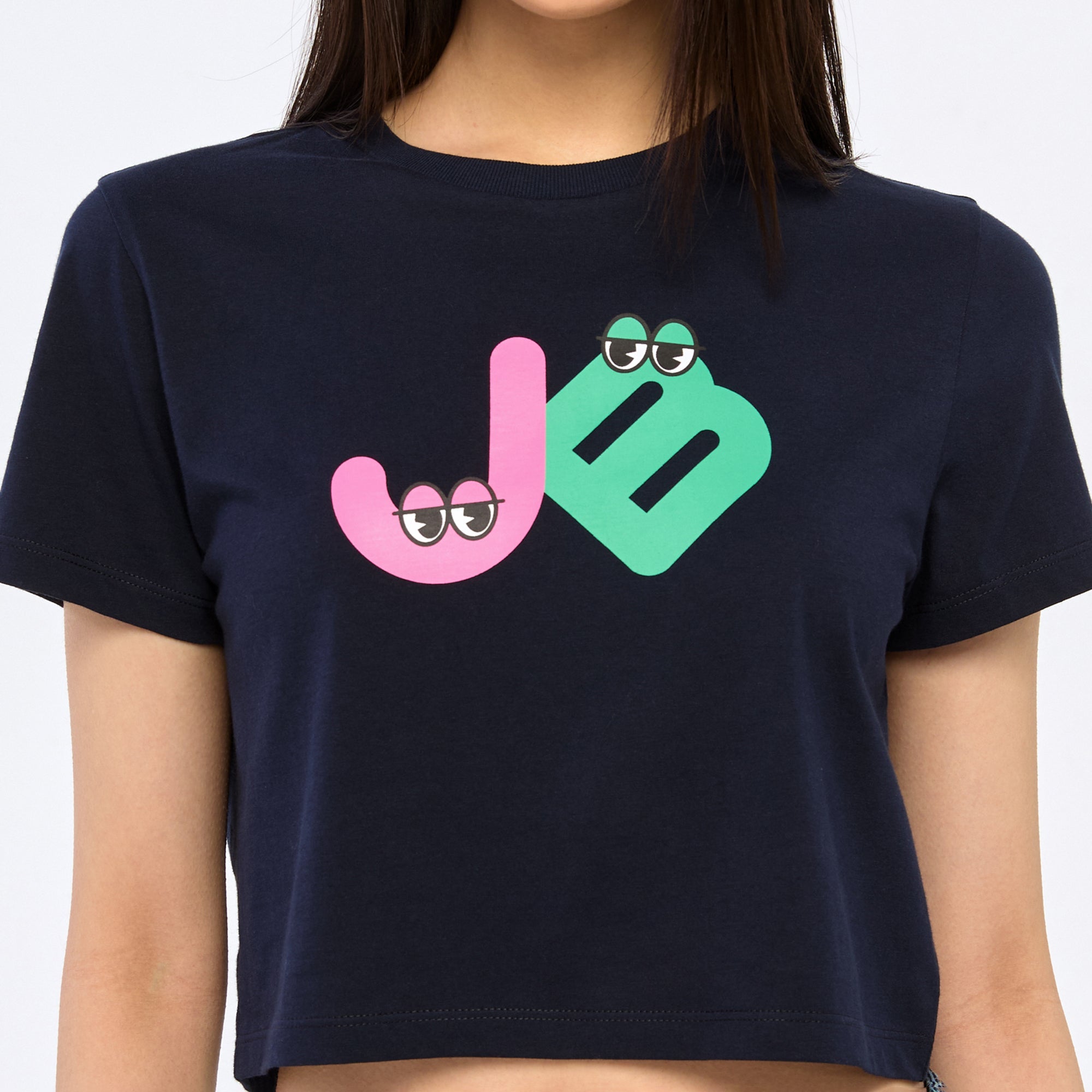 เสื้อยืดทรวงครอปแขนสั้นพิมพ์โลโก้ Navy