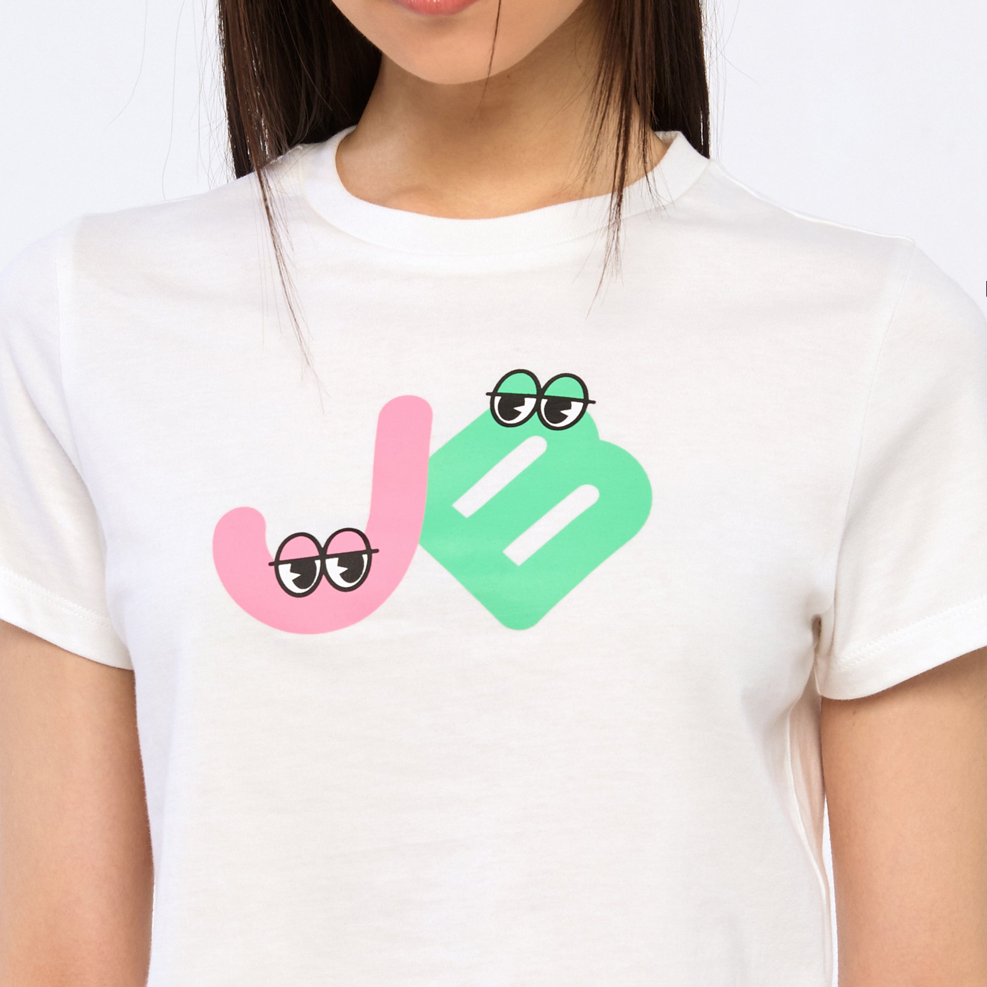 เสื้อยืดทรวงครอปแขนสั้นพิมพ์โลโก้ White