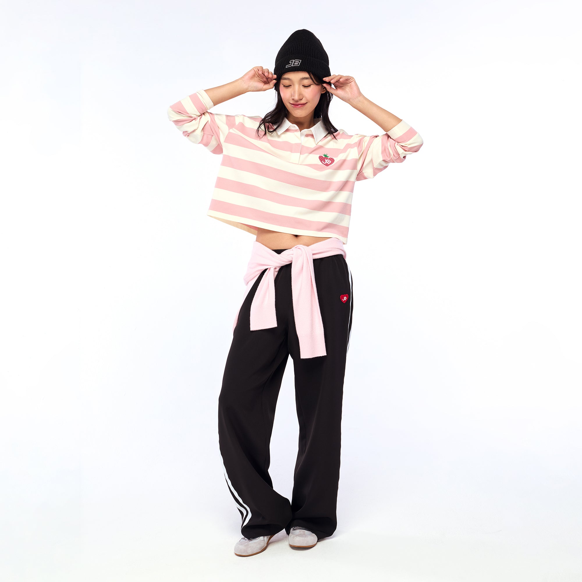 กางเกงแทร็กขายาวปักโลโก้ Black