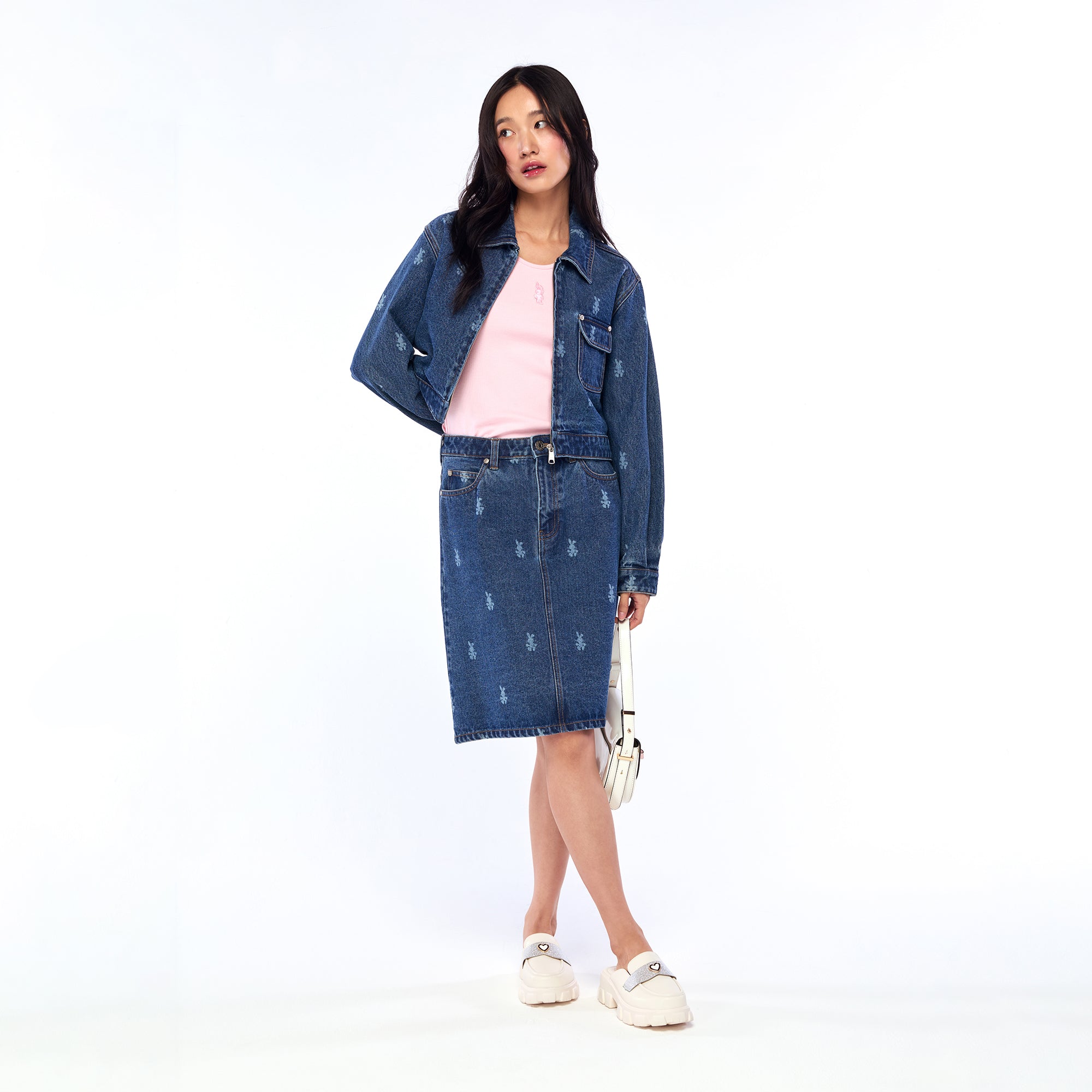 เสื้อกล้ามปักลาย Jerme Pink