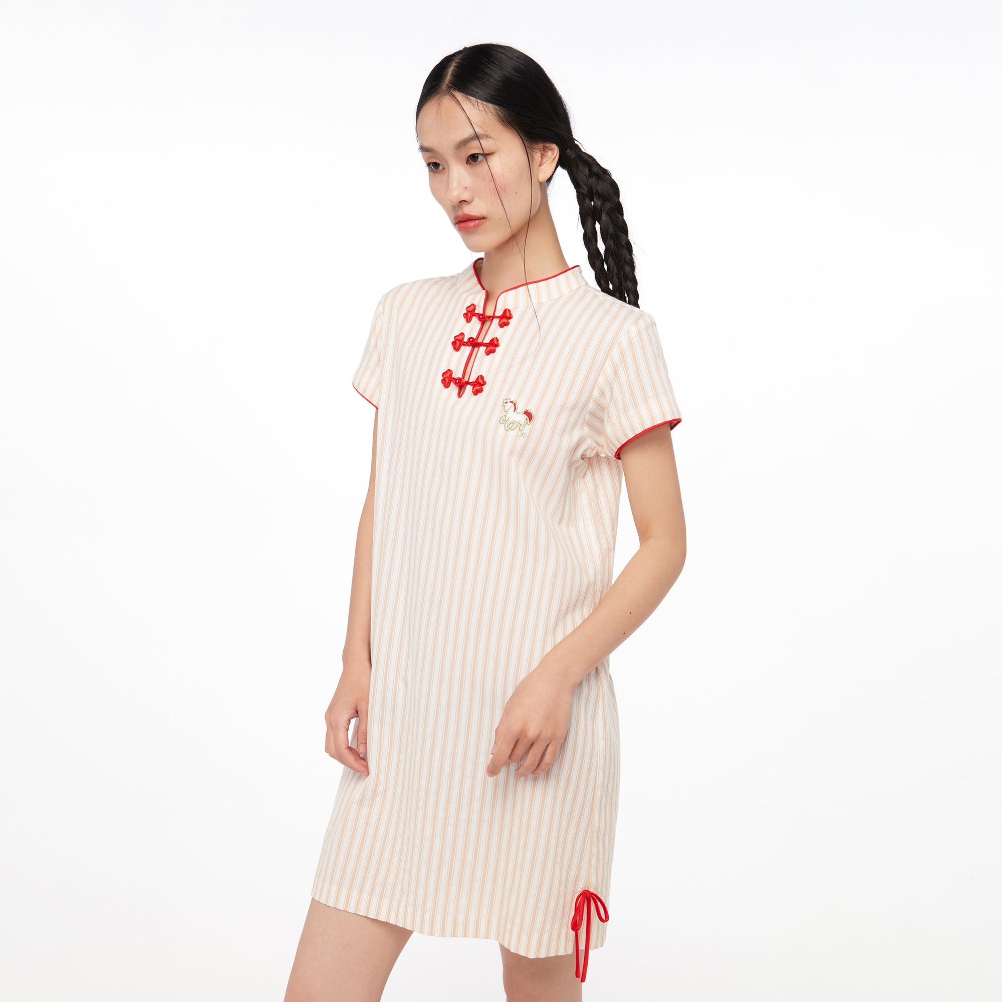 เดรสสั้นลายทางคอเสื้อแมนดาริน Beige