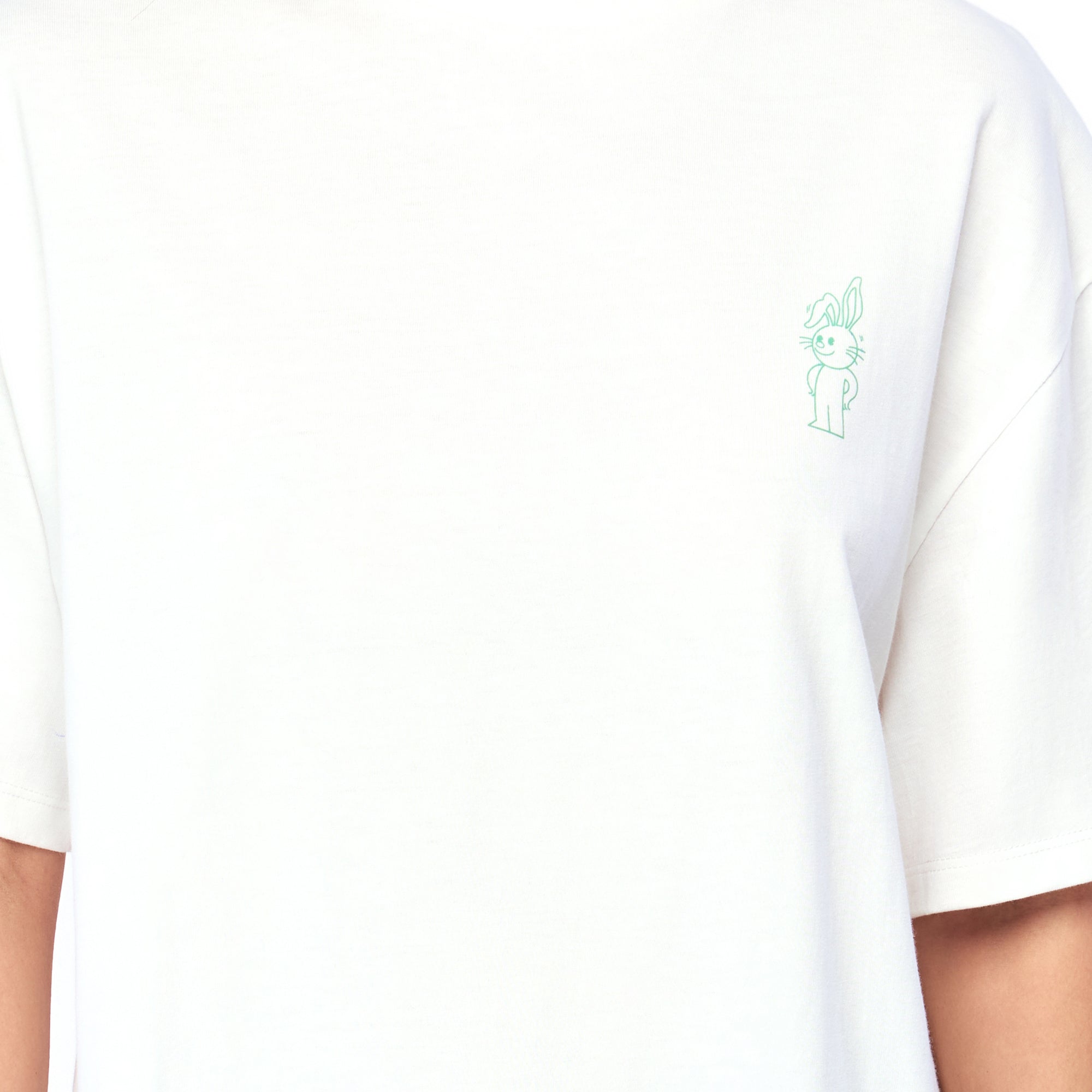 เสื้อยืดแขนสั้นปักแพทช์โลโก้ White