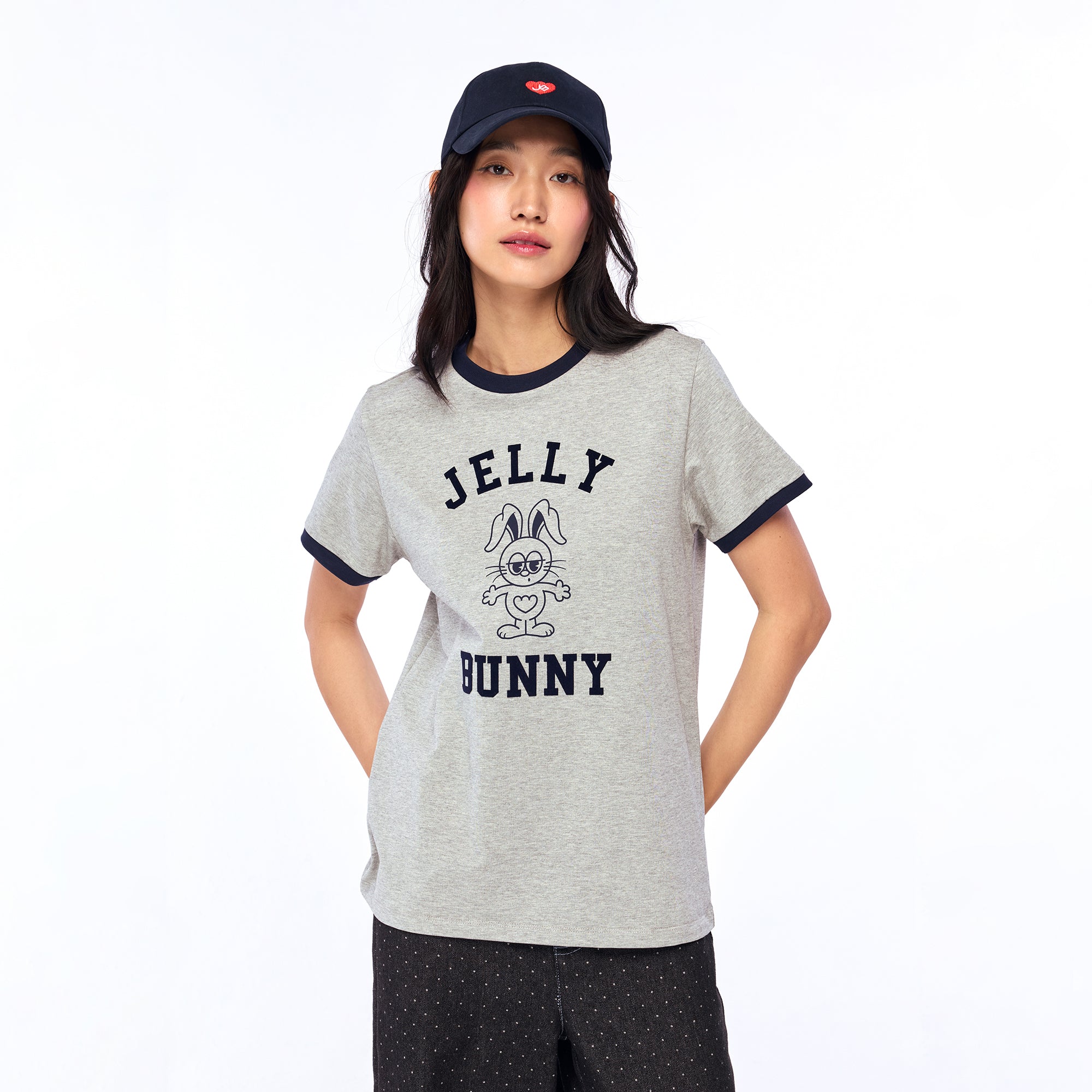 เสื้อยืดแขนสั้นขอบสีคอนทราสต์พิมพ์ลาย Jerme Grey