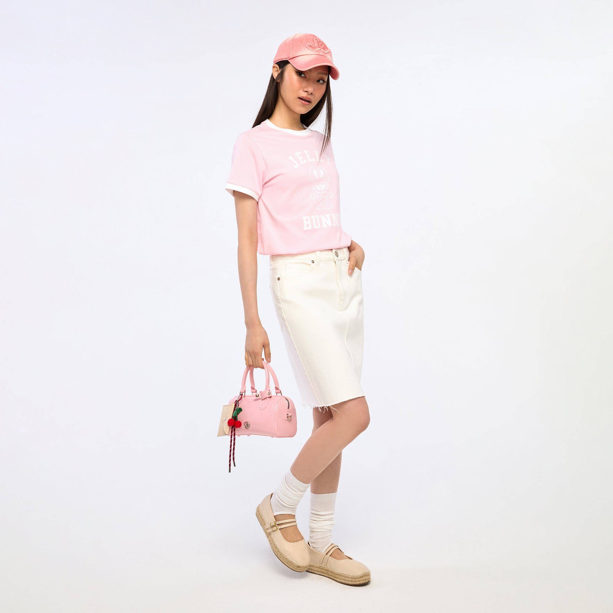เสื้อยืดแขนสั้นขอบสีคอนทราสต์พิมพ์ลาย Jerme Pink