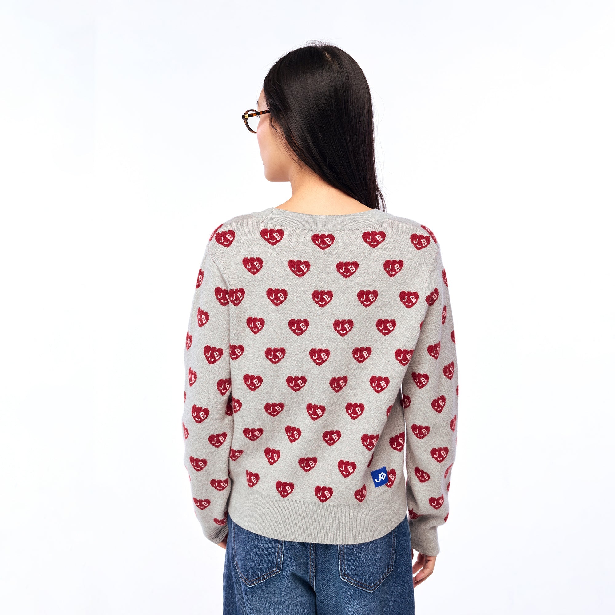 เสื้อคาร์ดิแกนแขนยาวพร้อมลายปักโลโก้รูปหัวใจ Grey