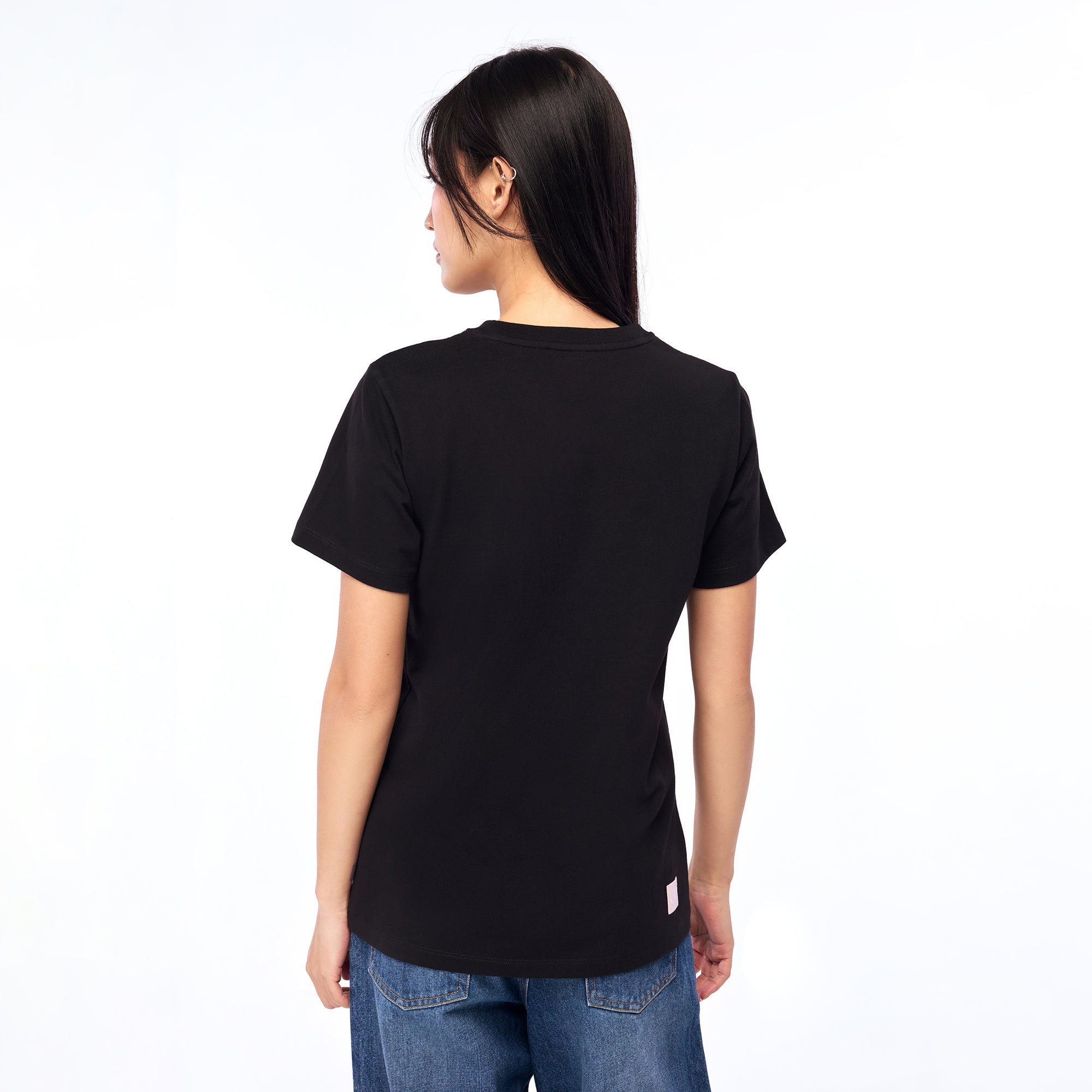 เสื้อยืดแขนสั้นปักลาย Jerme Black