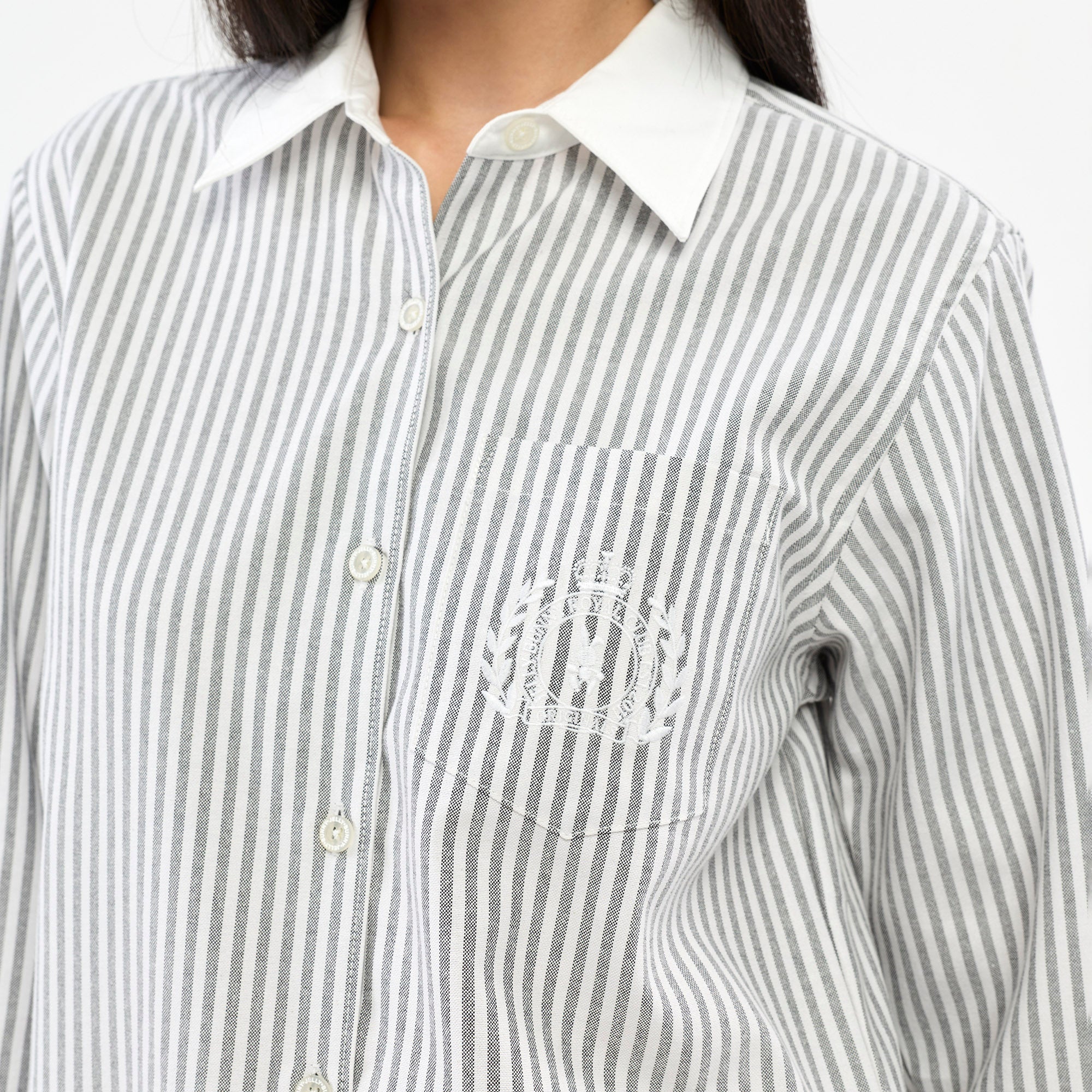 เสื้อเชิ้ตแขนยาวลายทาง Royal Club Black