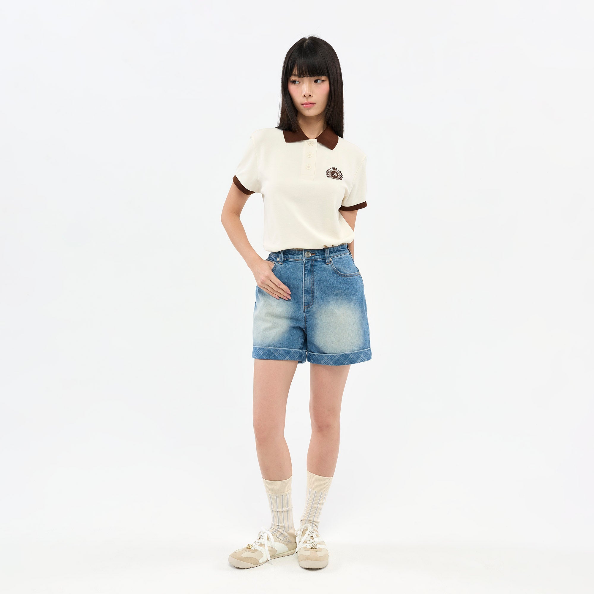 เสื้อโปโลปักลาย Royal Club
 Cream