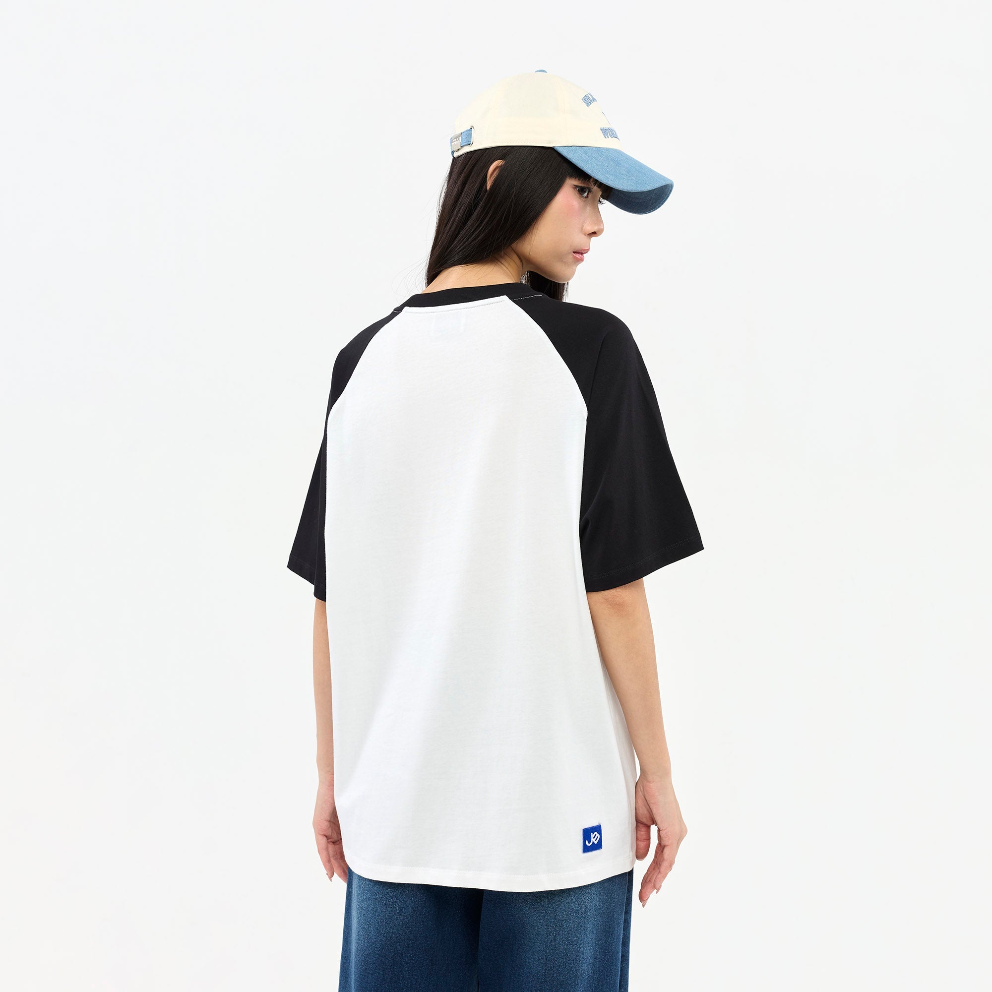 เสื้อยืดแขนสั้นแต่งแขนสีตัด Jeremy Black