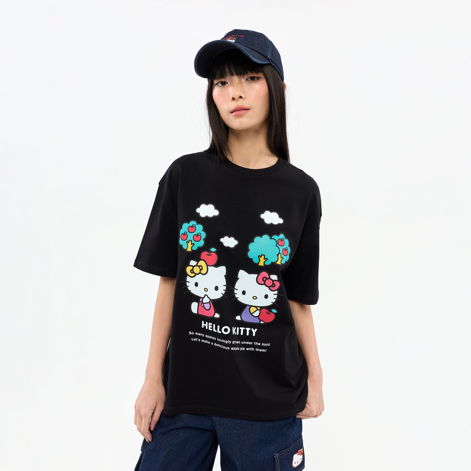 เสื้อยืดแขนสั้น Hello Kitty Black