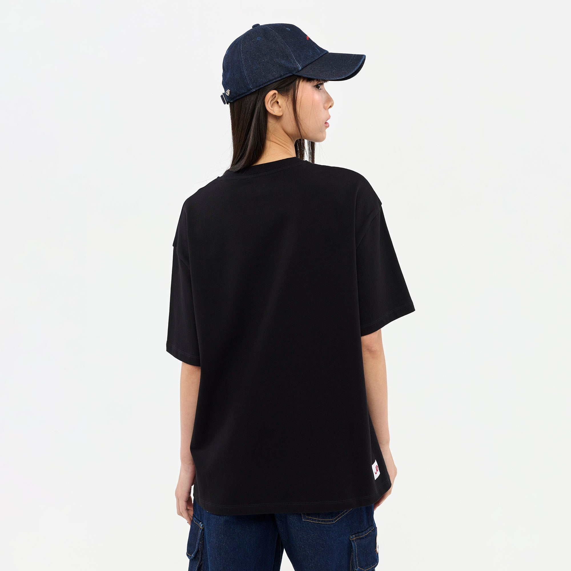เสื้อยืดแขนสั้น Hello Kitty Black