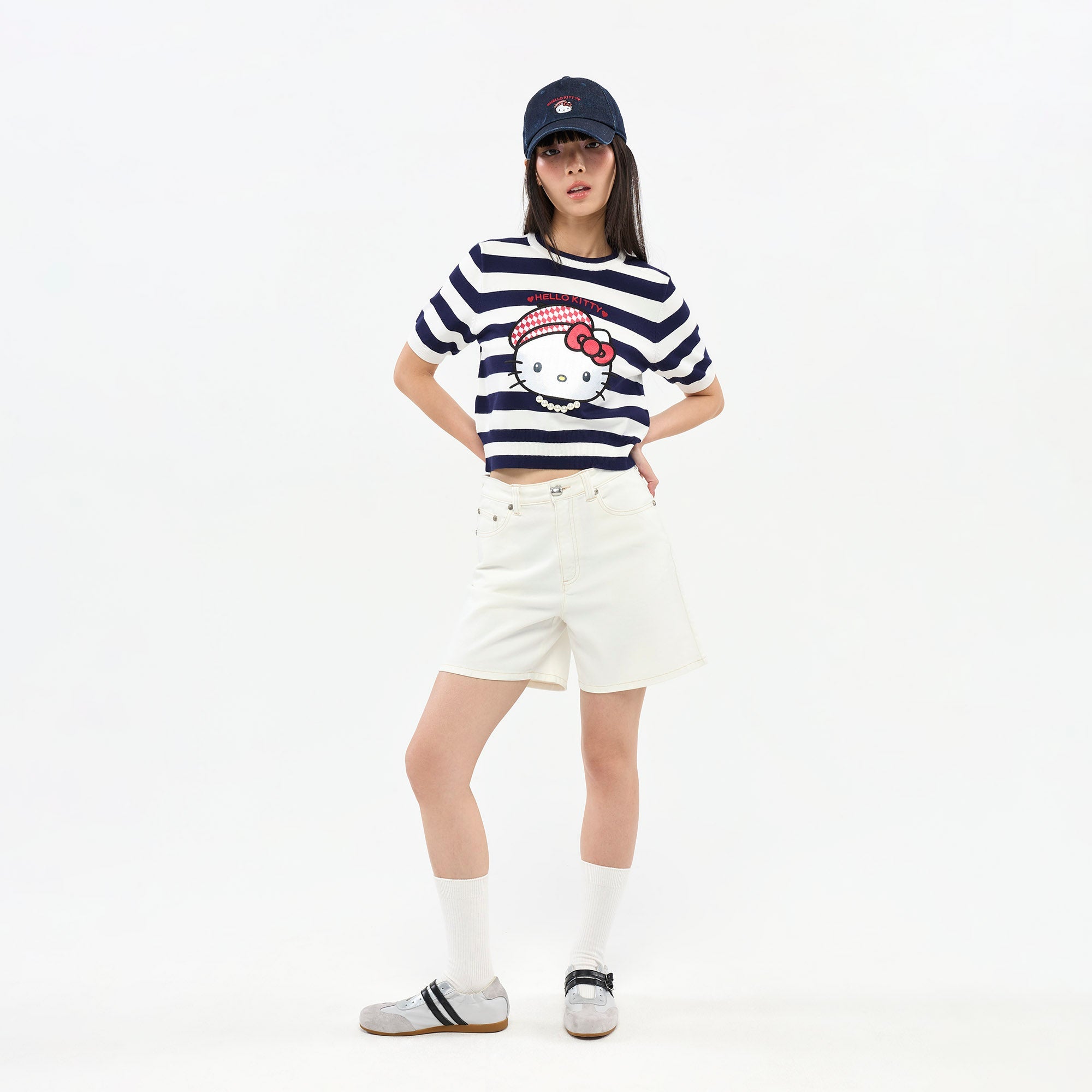 กางเกงยีนส์ขาสั้น Hello Kitty White