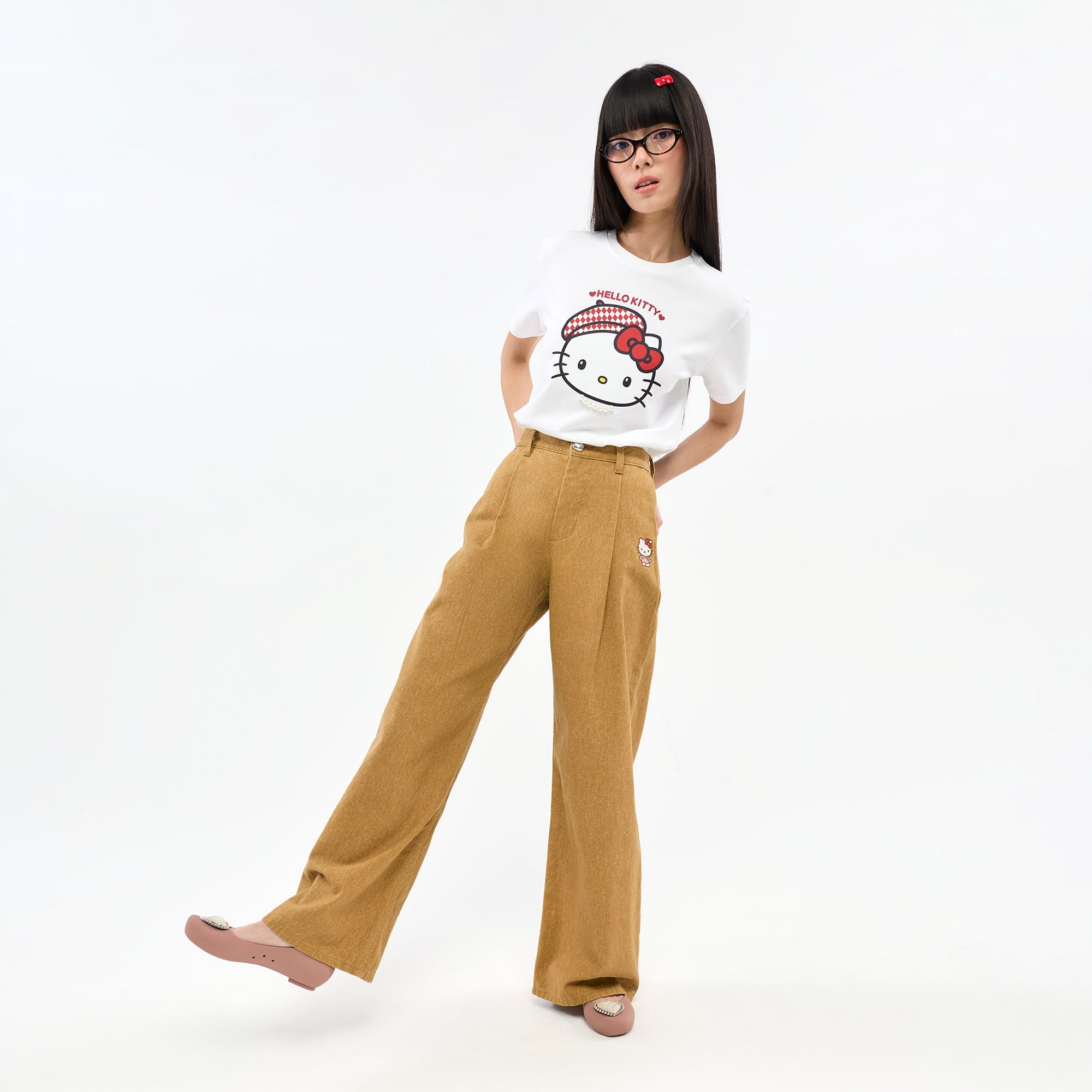 เสื้อยืดแขนสั้นลายกราฟิก Hello Kitty White
