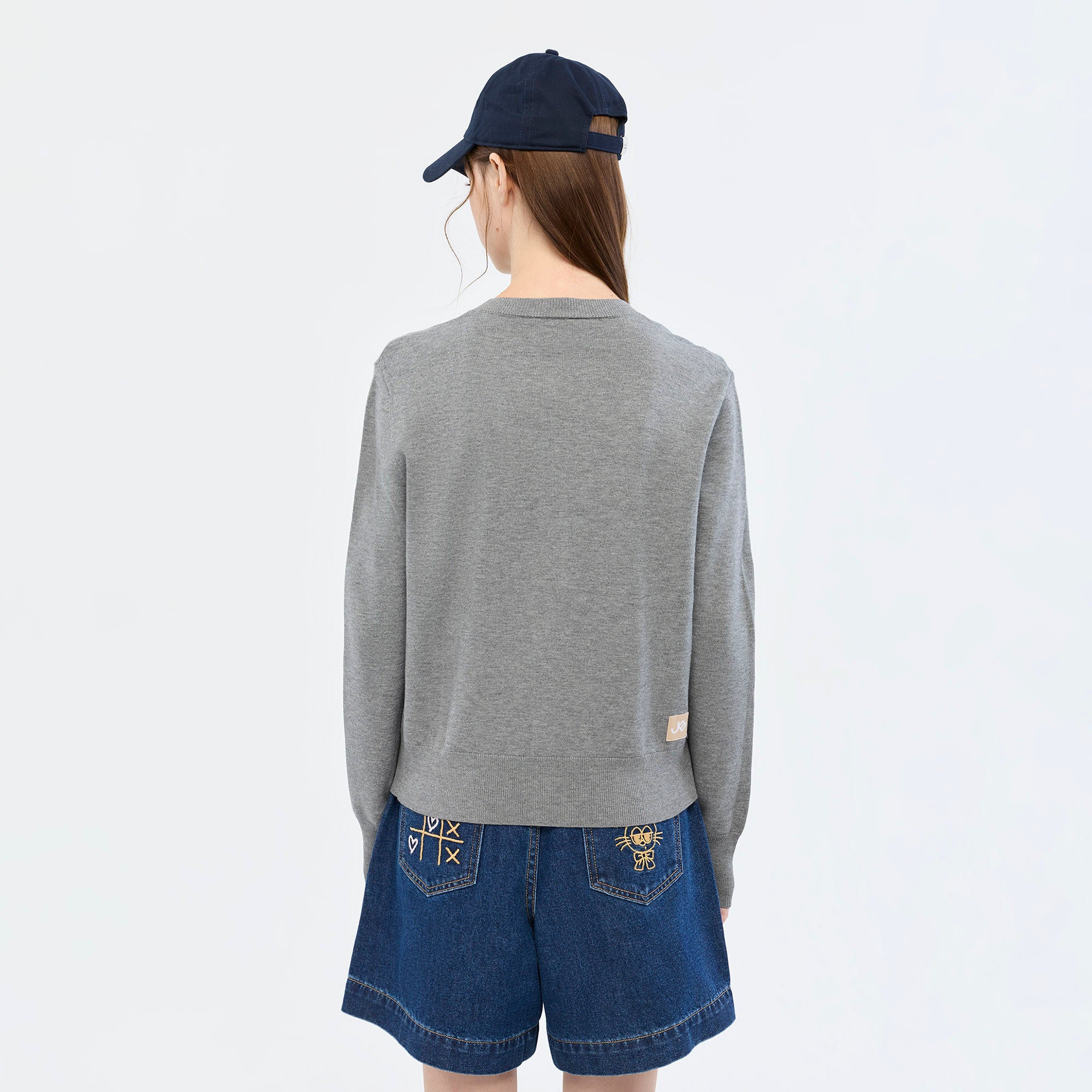เสื้อคาร์ดิแกนแต่งแพตช์รูปหัวใจ 