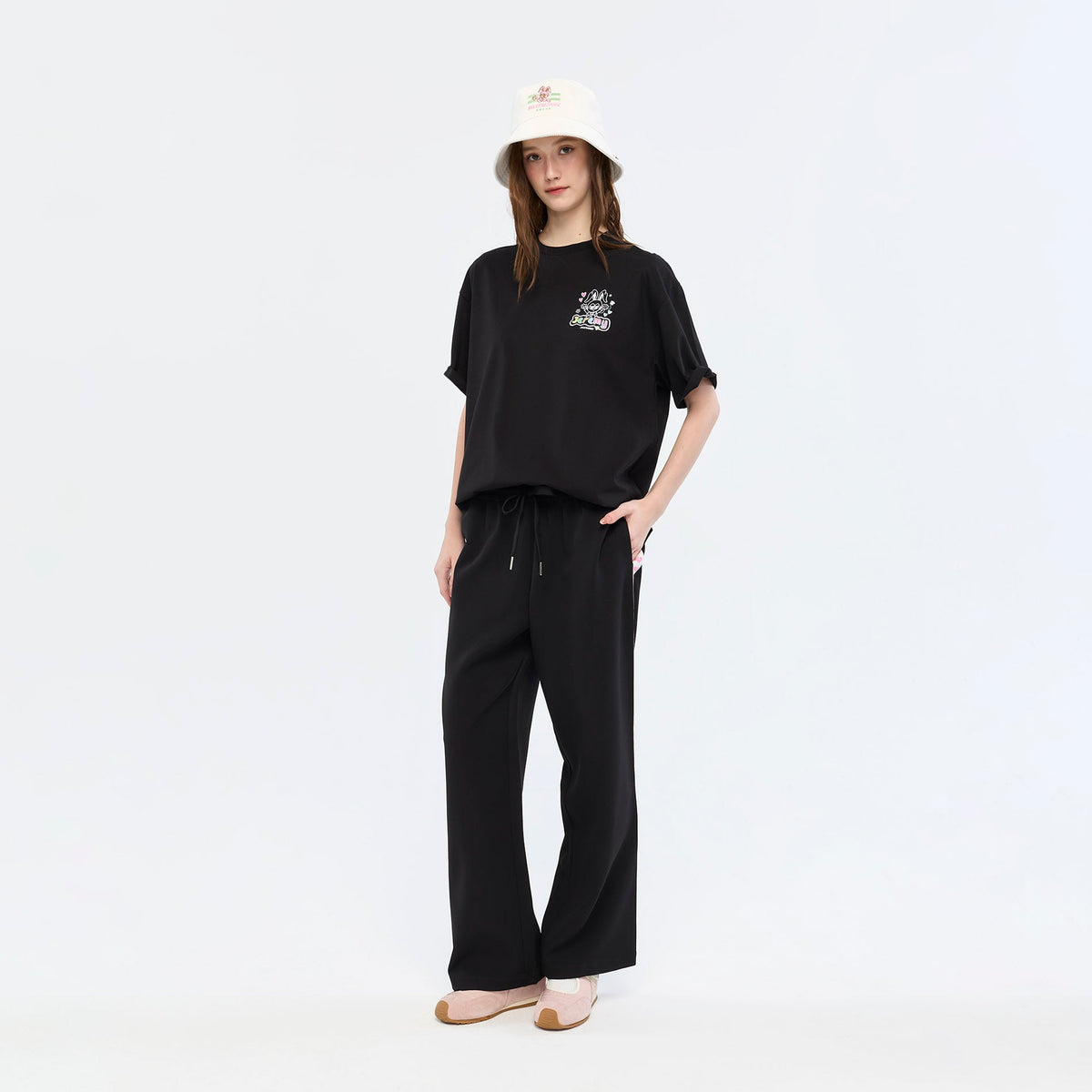 เสื้อยืดลาย Jeremy Bunny Doodle Graphic Black