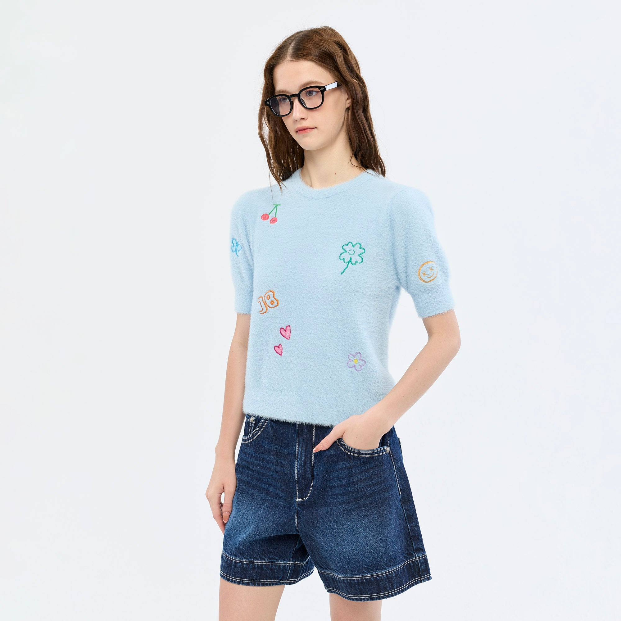 เสื้อยืดลายกราฟิก Blue