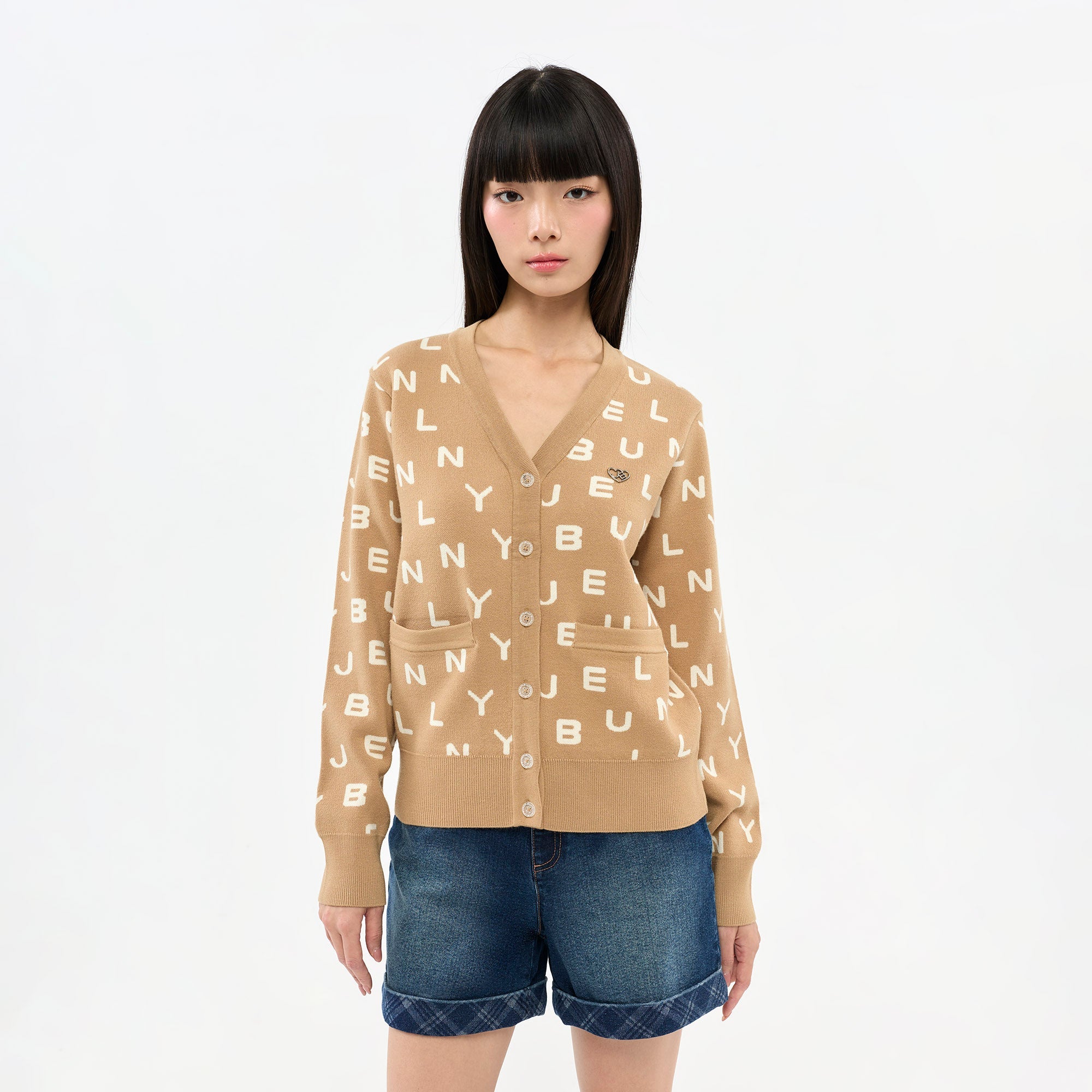 เสื้อคาร์ดิแกนถักลายโลโก้ Jelly Bunny Beige
